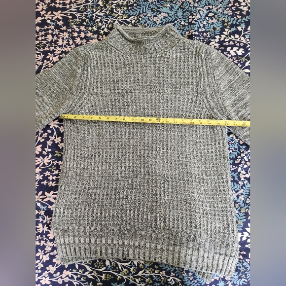 Women's Barbour Gray Mock Neck Wool Sweater Size 10 - Picture 3 of 7